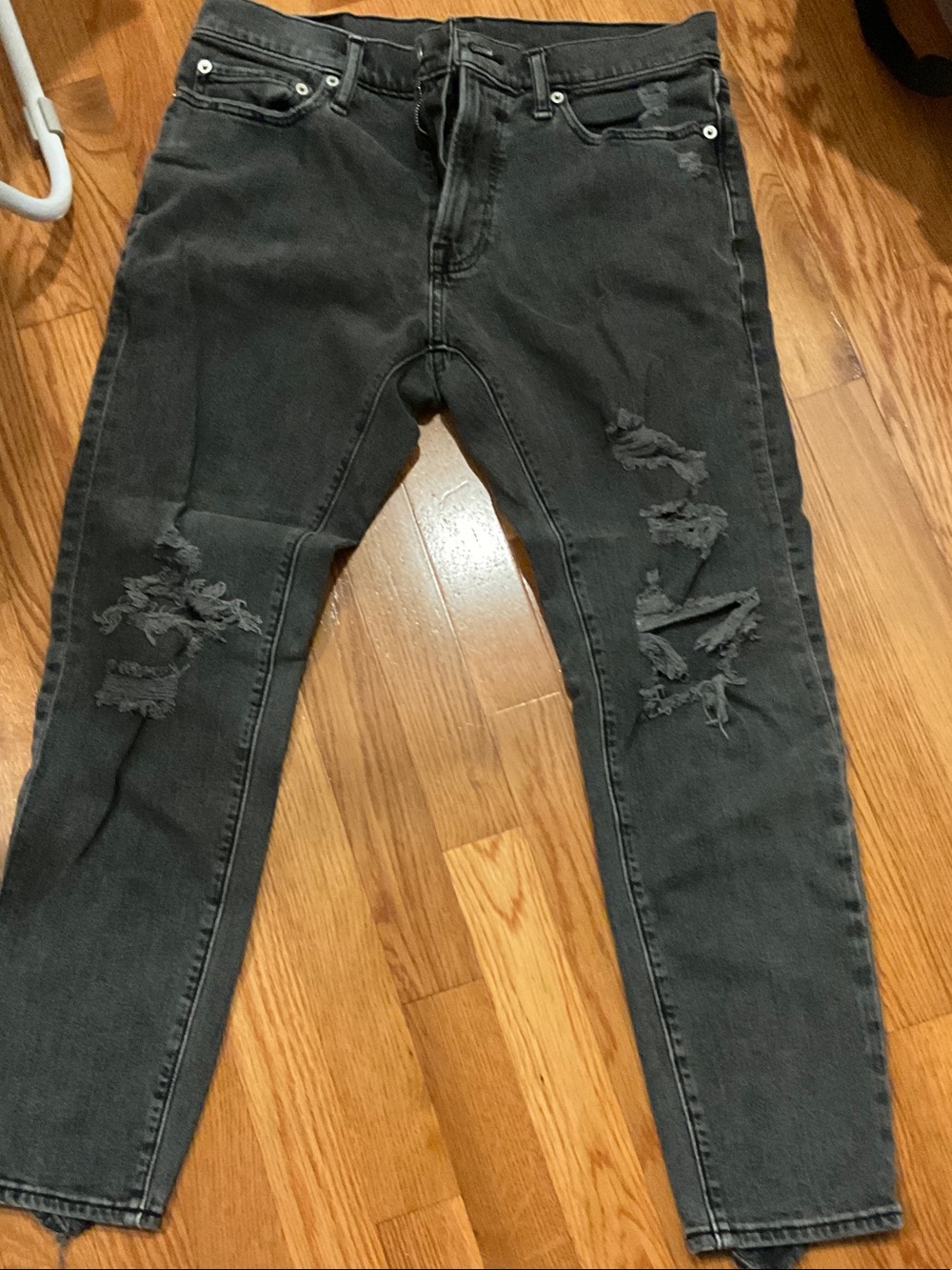 Abercrombie & Fitch Men's Black Ripped Skinny Jeans